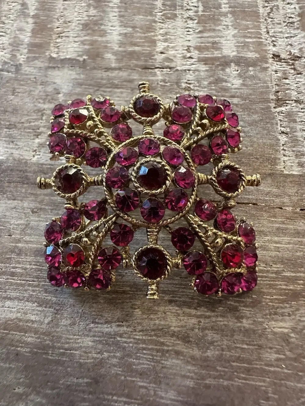 Vintage Red Rhinestone Cluster Brooch Pin Gold Tone Sparkly Crystal